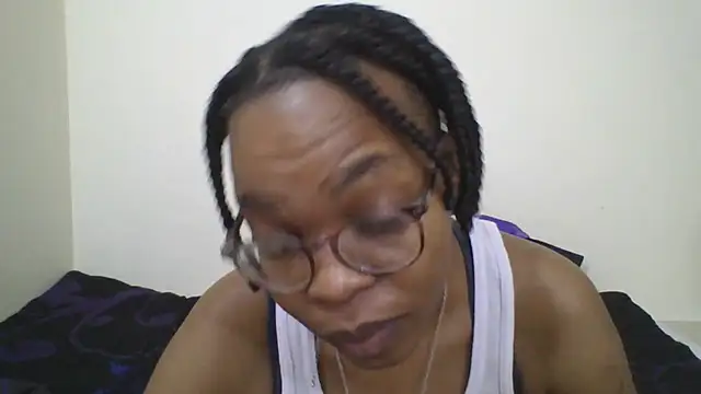 Snapshot of Miss-Hennessy chatting on September 2025 05:01:01 PM Miss-Hennessy online show from September 2025 05:01:01 PM