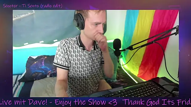 Snapshot of DaveLindau chatting on October 2025 12:41:02 PM DaveLindau online show from October 2025 12:41:02 PM