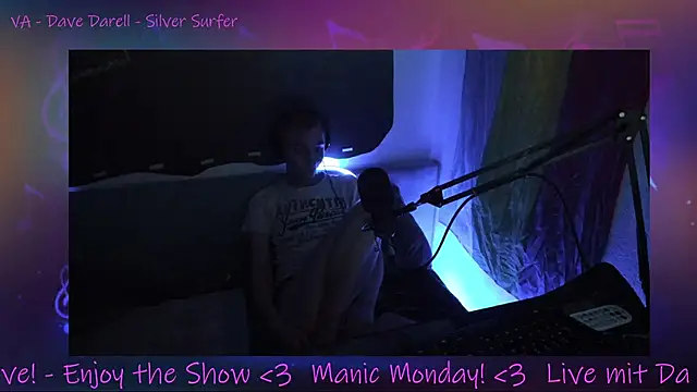 Snapshot of DaveLindau chatting on October 2025 08:42:01 PM DaveLindau online show from October 2025 08:42:01 PM