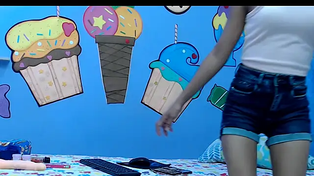 celesteskinny18 online show from September 2025 08:20:02 PM