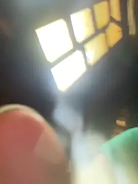 Snapshot of Lai005 chatting on September 2025 09:42:02 AM Lai005 online show from September 2025 09:42:02 AM