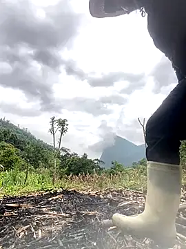 Snapshot of Lai005 chatting on September 2025 03:28:01 AM Lai005 online show from September 2025 03:28:01 AM