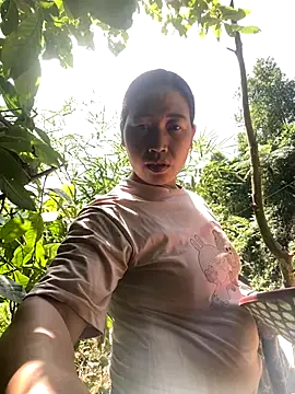 Snapshot of Lai005 chatting on September 2025 04:45:02 AM Lai005 online show from September 2025 04:45:02 AM