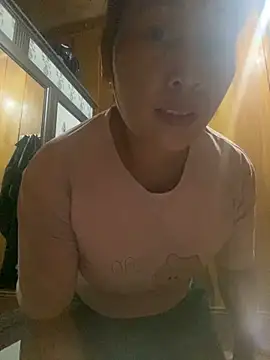 Snapshot of Lai005 chatting on September 2025 02:29:02 PM Lai005 online show from September 2025 02:29:02 PM