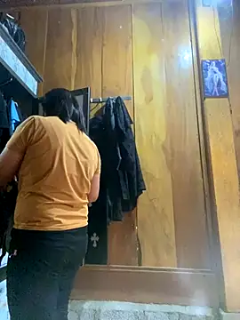 Snapshot of Lai005 chatting on September 2025 06:04:02 AM Lai005 online show from September 2025 06:04:02 AM