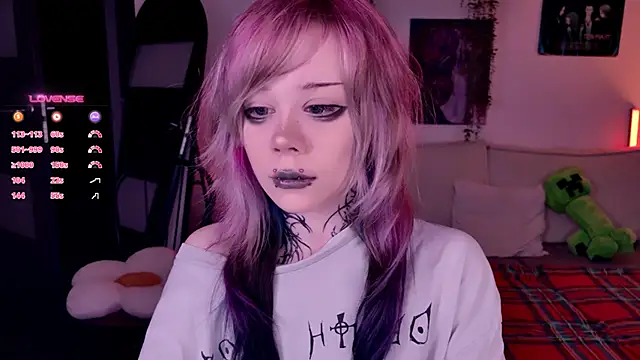 Snapshot of Lollyshy chatting on November 2025 10:38:01 AM Lollyshy online show from November 2025 10:38:01 AM