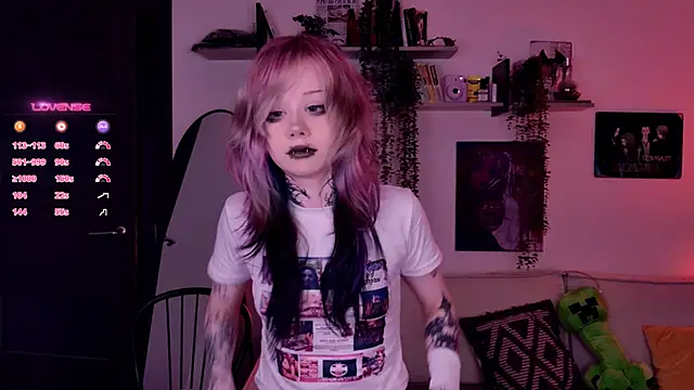 Snapshot of Lollyshy chatting on November 2025 11:41:01 AM Lollyshy online show from November 2025 11:41:01 AM