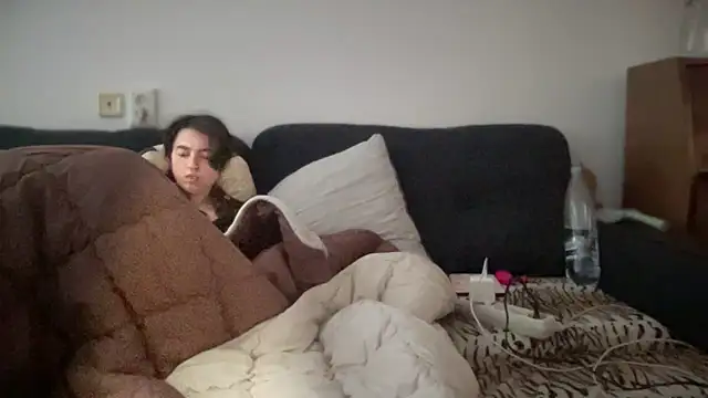 Rosea Champagne online show from October 2025 12:19:01 PM