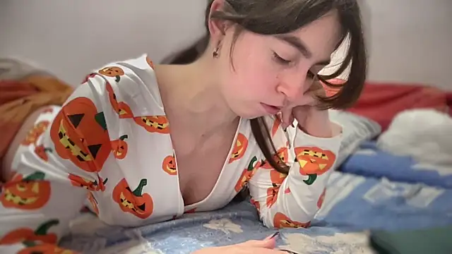 Rosea Champagne online show from November 2025 01:12:02 PM