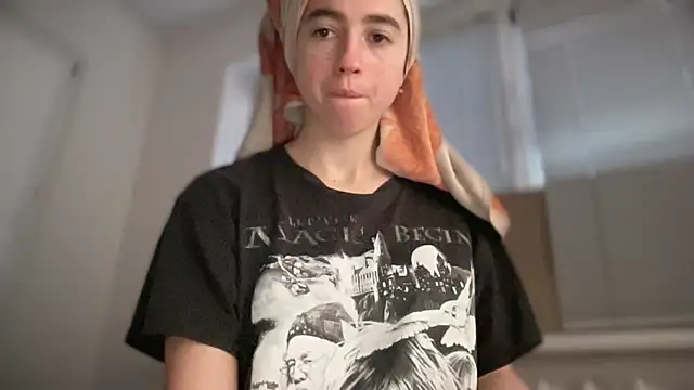 Rosea Champagne online show from November 2025 06:45:02 AM