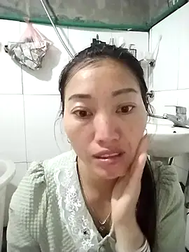 PhienPhien online show from November 2025 01:17:02 AM