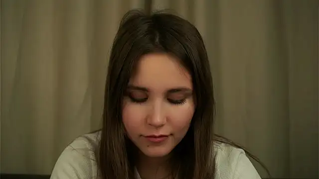 Snapshot of EthalFlowers chatting on October 2025 01:53:02 AM EthalFlowers online show from October 2025 01:53:02 AM