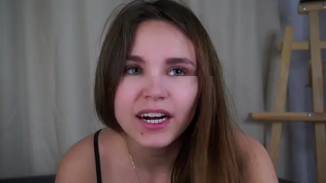 Snapshot of EthalFlowers chatting on November 2025 12:31:02 AM EthalFlowers online show from November 2025 12:31:02 AM