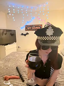 Snapshot of NaughtyLittleLouise chatting on October 2025 10:17:02 PM NaughtyLittleLouise online show from October 2025 10:17:02 PM