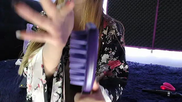 Snapshot of karlamoon23 chatting on October 2025 01:25:01 AM karlamoon23 online show from October 2025 01:25:01 AM