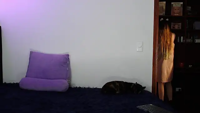 Snapshot of karlamoon23 chatting on November 2025 08:51:01 PM karlamoon23 online show from November 2025 08:51:01 PM