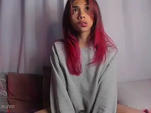 Snapshot of Laurenn_2 chatting on October 2025 05:07:02 AM Laurenn 2 online show from October 2025 05:07:02 AM