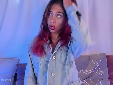 Snapshot of Laurenn_2 chatting on November 2025 04:06:02 PM Laurenn 2 online show from November 2025 04:06:02 PM