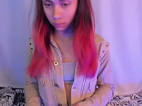 Snapshot of Laurenn_2 chatting on November 2025 03:23:01 AM Laurenn 2 online show from November 2025 03:23:01 AM