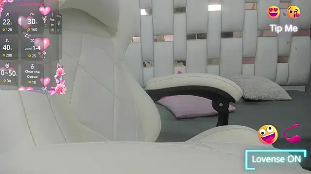Katalina red online show from September 2025 07:35:01 PM