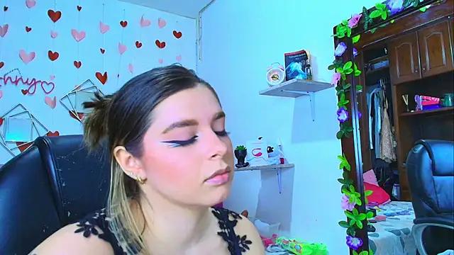 Anny Hurtado online show from October 2025 07:41:01 AM