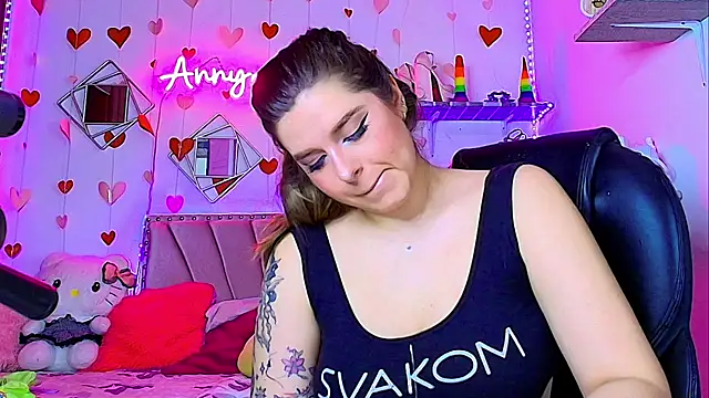 Anny Hurtado online show from October 2025 08:15:02 AM