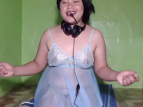 Snapshot of Kiarra_69 chatting on September 2025 02:11:01 PM Kiarra 69 online show from September 2025 02:11:01 PM