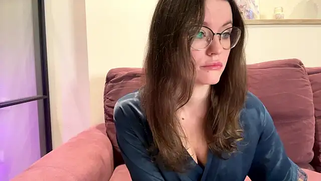 mia shine bright wow online show from September 2025 03:41:02 AM