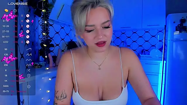 Candy Mur online show from October 2025 09:02:01 PM