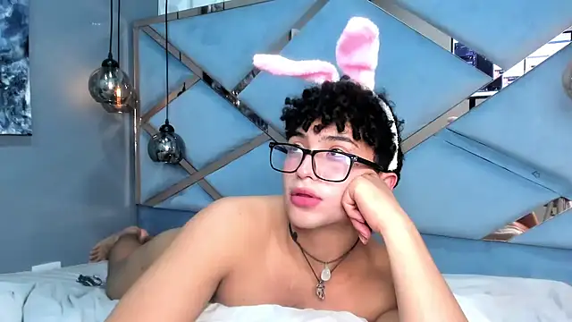 Snapshot of Valentin0_3 chatting on November 2025 09:05:02 PM Valentin0 3 online show from November 2025 09:05:02 PM