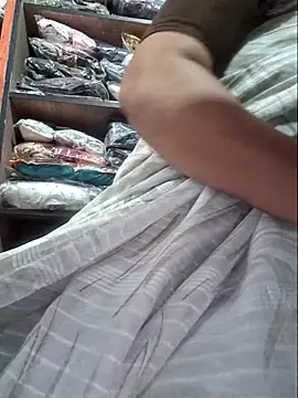 Snapshot of indianhotwife639 chatting on October 2025 07:17:01 AM indianhotwife639 online show from October 2025 07:17:01 AM