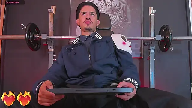 DimitriDeluxe online show from November 2025 08:11:01 PM