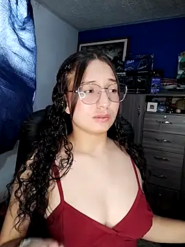 Snapshot of Mia___15 chatting on October 2025 09:04:01 PM Mia 15 online show from October 2025 09:04:01 PM