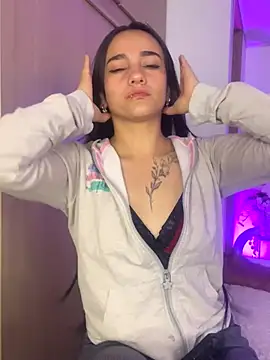 Snapshot of MiaRousexxx_ chatting on November 2025 04:22:02 AM MiaRousexxx online show from November 2025 04:22:02 AM