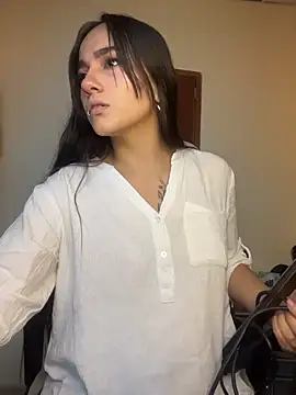 Snapshot of MiaRousexxx_ chatting on November 2025 10:10:02 PM MiaRousexxx online show from November 2025 10:10:02 PM