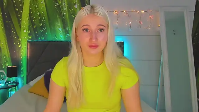 HollyTailors online show from November 2025 06:14:02 AM