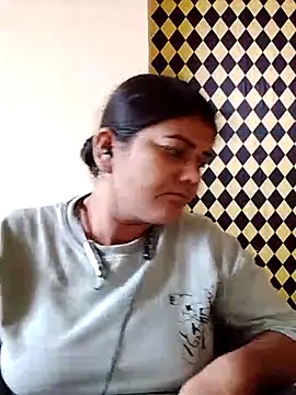Snapshot of Meenu_tiwari chatting on September 2025 09:42:02 AM Meenu tiwari online show from September 2025 09:42:02 AM