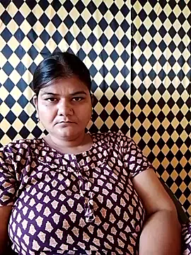 Snapshot of Meenu_tiwari chatting on September 2025 06:48:02 AM Meenu tiwari online show from September 2025 06:48:02 AM