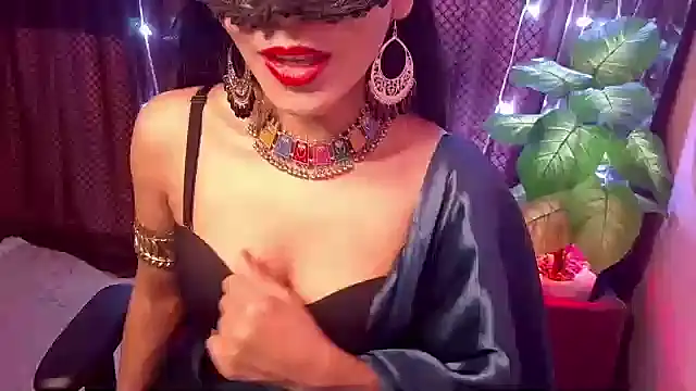 Snapshot of heyy_kiran chatting on November 2025 04:06:02 PM heyy kiran online show from November 2025 04:06:02 PM