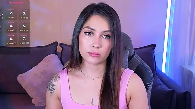 Snapshot of CarolineGuthrie chatting on October 2025 11:40:02 AM CarolineGuthrie online show from October 2025 11:40:02 AM