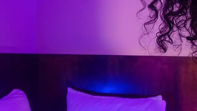 Carly Monroe  online show from October 2025 10:10:01 PM