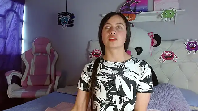 Zaaida  online show from October 2025 12:56:02 PM