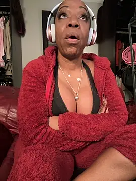 Snapshot of Kennady_Buxum_Goddess chatting on October 2025 02:59:01 PM Kennady Buxum Goddess online show from October 2025 02:59:01 PM