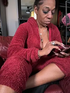 Snapshot of Kennady_Buxum_Goddess chatting on October 2025 10:40:02 PM Kennady Buxum Goddess online show from October 2025 10:40:02 PM