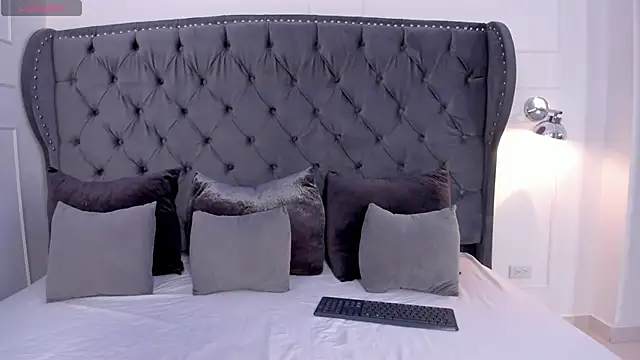 Snapshot of scarlett_buunny chatting on September 2025 10:58:02 PM scarlett buunny online show from September 2025 10:58:02 PM