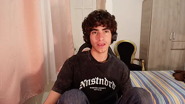 Snapshot of Nude_Boy18 chatting on October 2025 06:10:02 AM Nude Boy18 online show from October 2025 06:10:02 AM