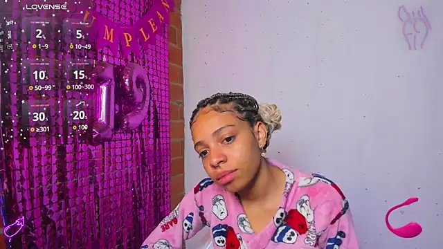 yumi hanna online show from October 2025 07:45:02 PM