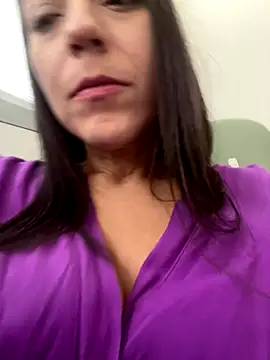 lucioliveira online show from October 2025 03:10:01 PM