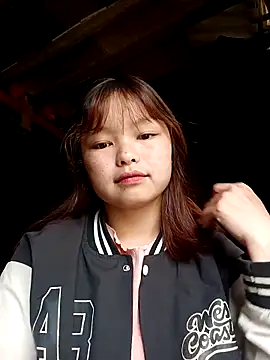 XoiXoi232 online show from October 2025 01:44:01 AM