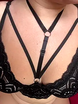 Snapshot of Malika_khalid chatting on September 2025 06:13:02 PM Malika khalid online show from September 2025 06:13:02 PM